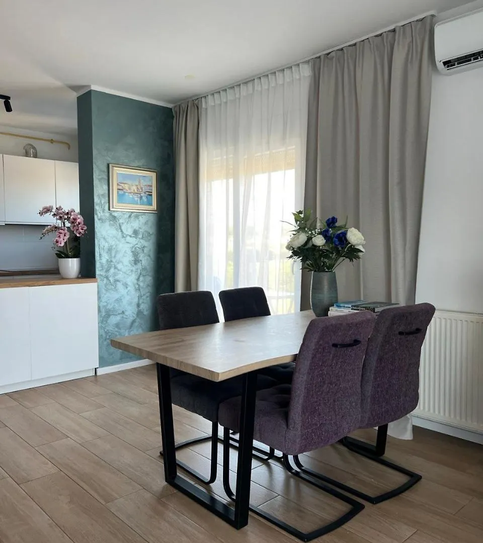 Blue Manor Apartment Pula 0*,